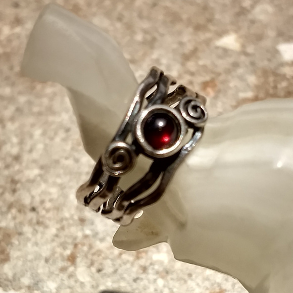 Ring silver blacken with garnet gem - Picture 8 of 8